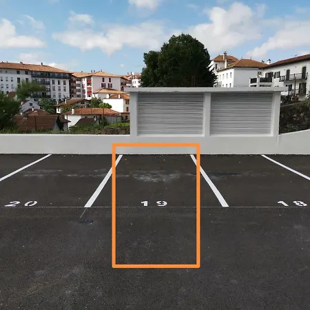 Goxoa - Au Calme, Centre Ville, Parking - Wifi Apartment *